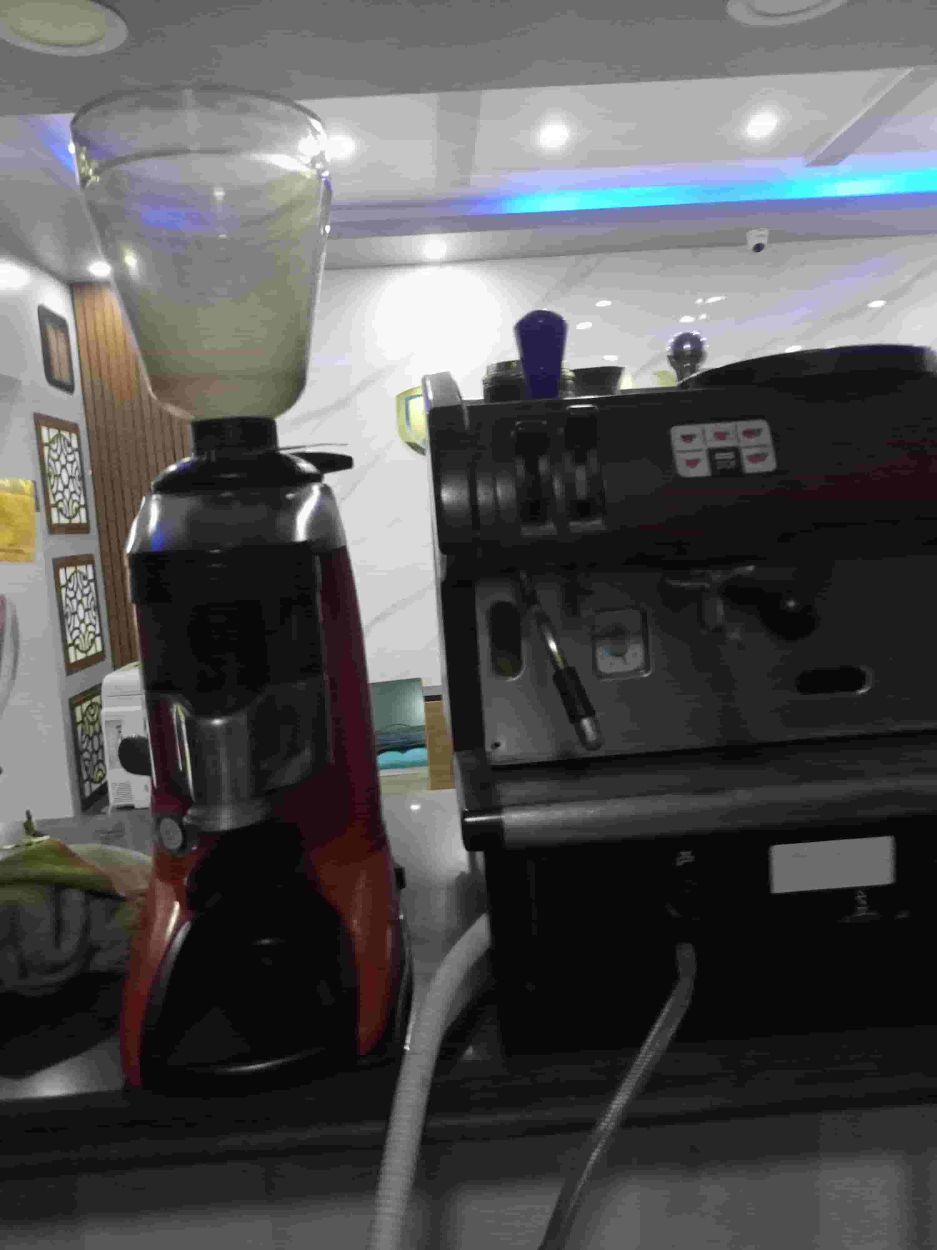 Coffee machine+coffee grinder