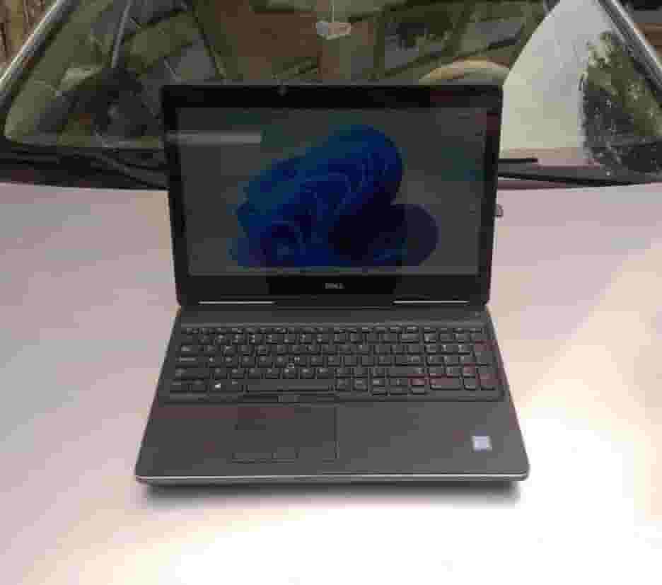 Dell precision 7510 laptop