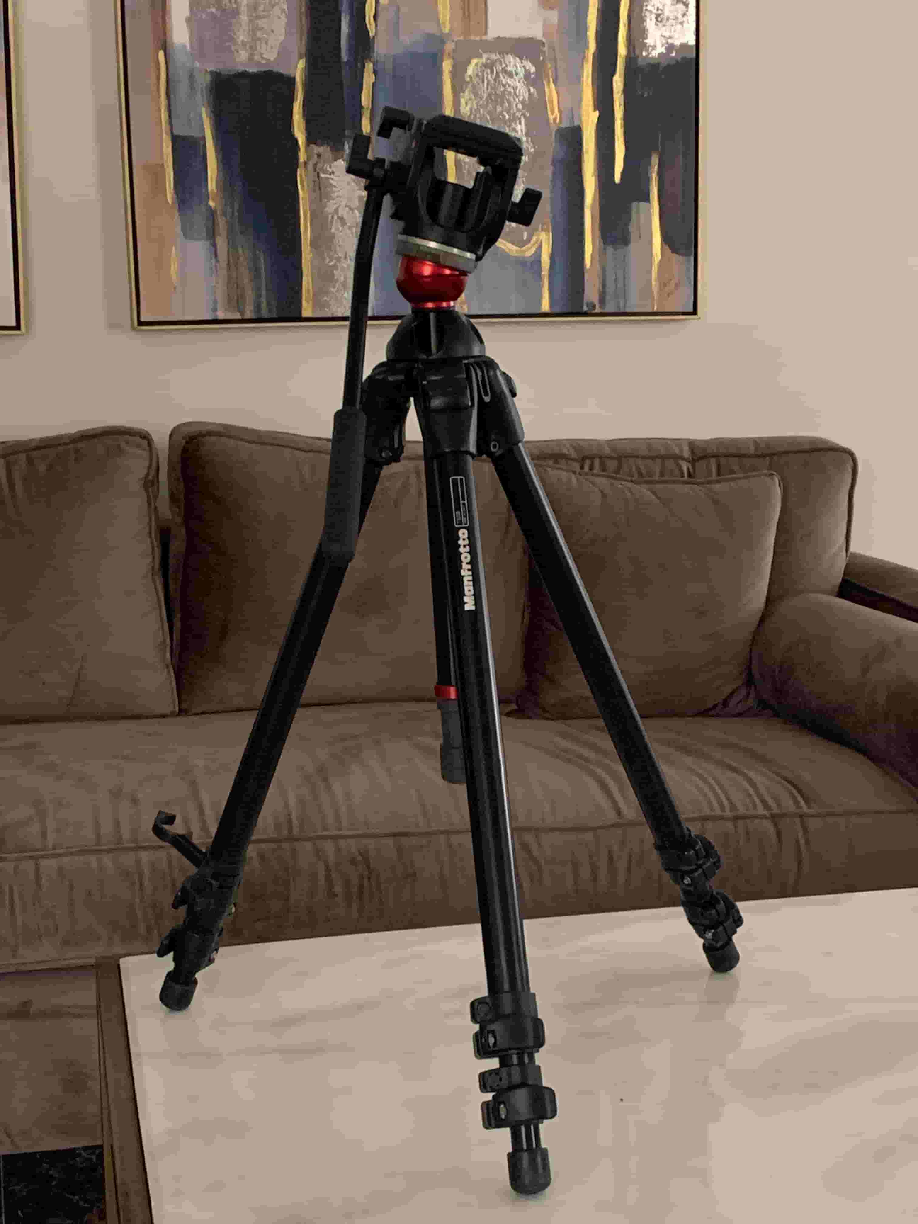 حامل ثلاثي القوائم Tripod